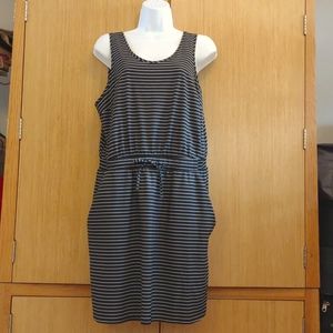 All In Motion SZ L SLVLESS BLK/Grey Stripe Active Wear Dress w/ Pockets.